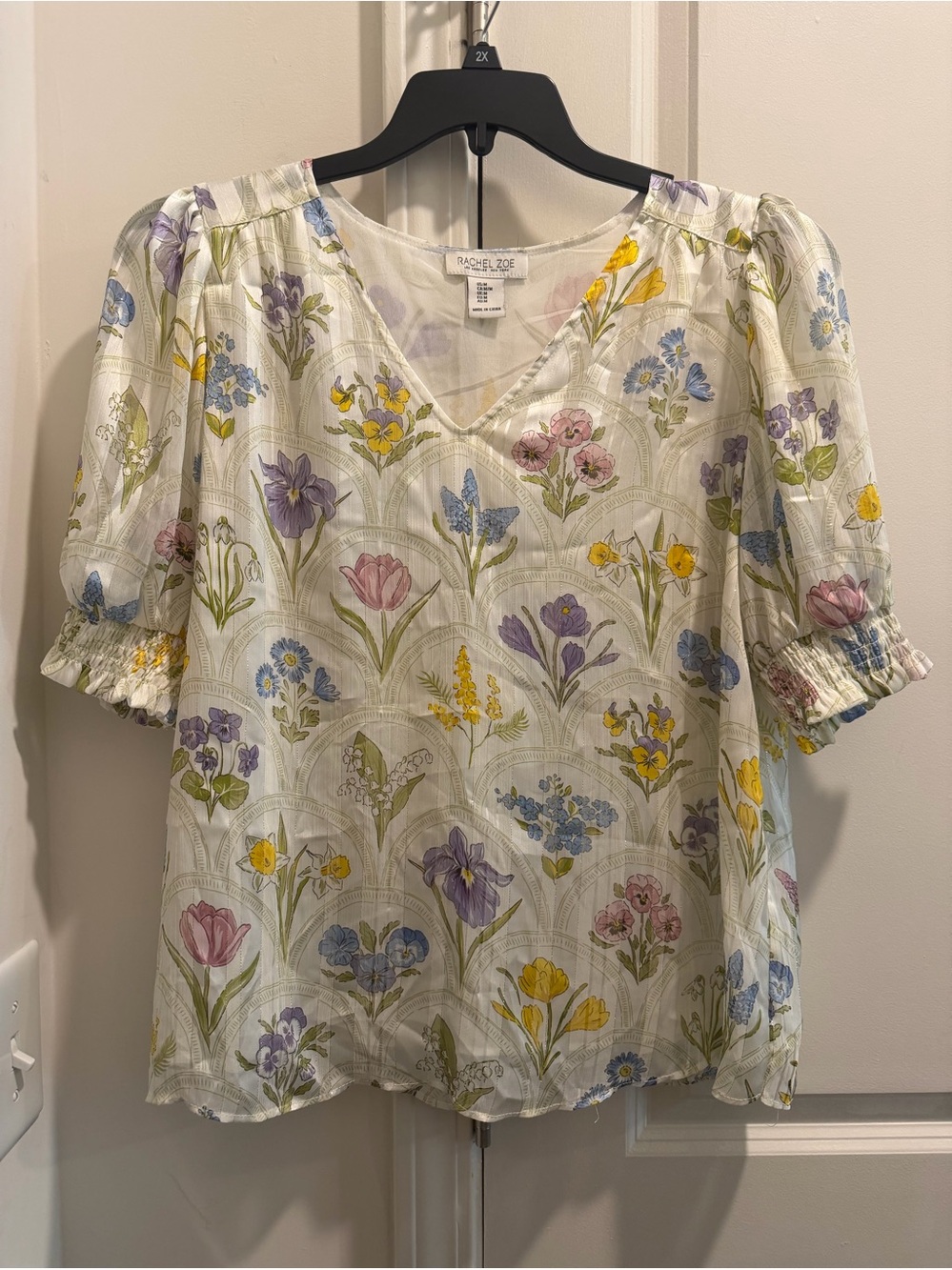 Medium Rachel Zoe Cream Floral V-Neck Puff Sleeve Top